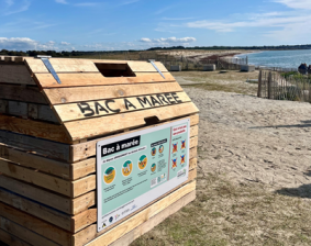 Installation de bacs à marée à Arzon pour lutter contre les déchets littoraux